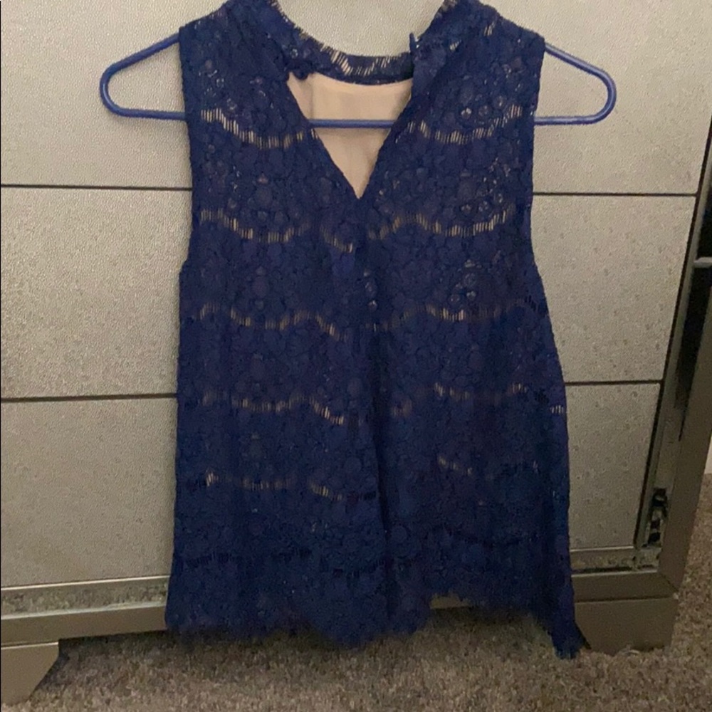 Top - Picture 2 of 2